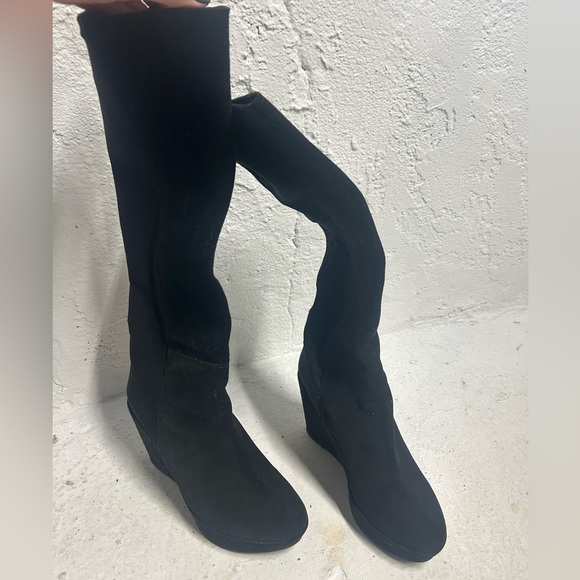 Gorgeous black suede pull-on platform knee high boots - Picture 3 of 4